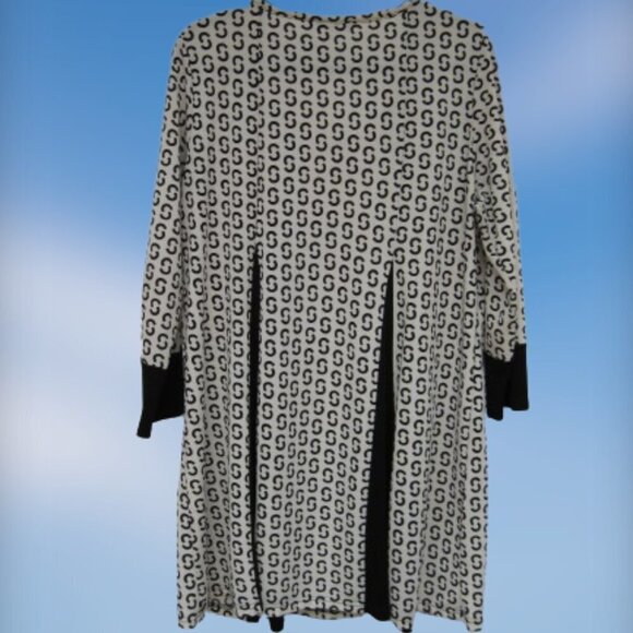 Aster by Firmiata Black and White Abstract Tunic - 2X - Picture 2 of 9
